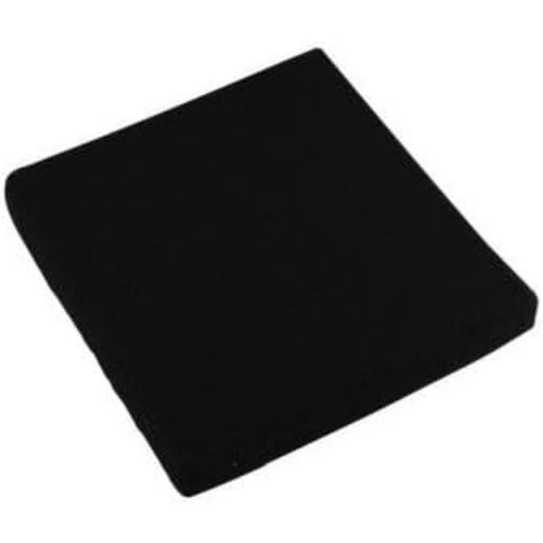 Filtre au charbon actif associant des dimensions annoncees de 250 x 230 x 30 mm et le remplacement du filtre