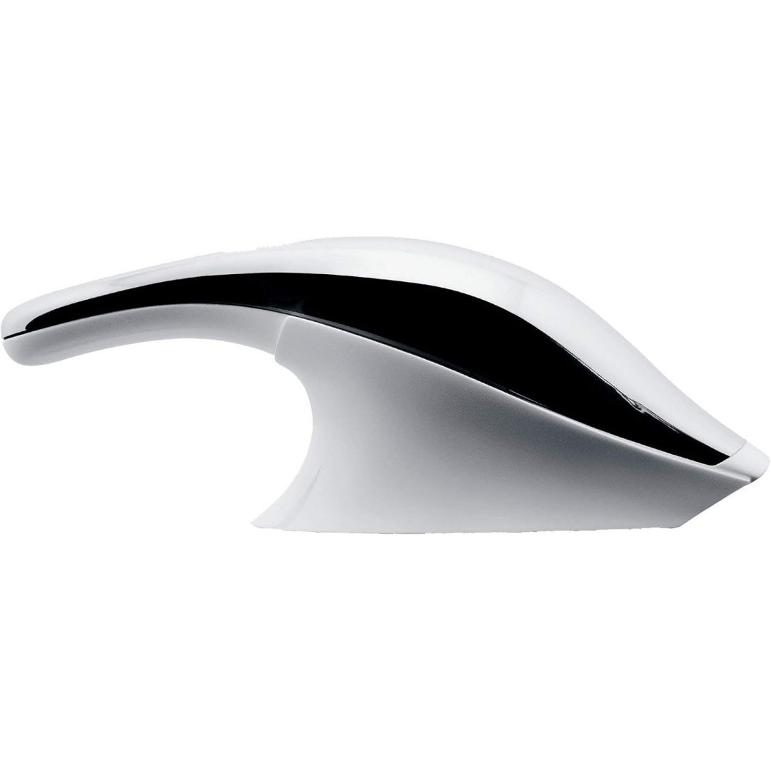 Cet aspirateur a main combine la collecte des petits dechets et une alimentation rechargeable
